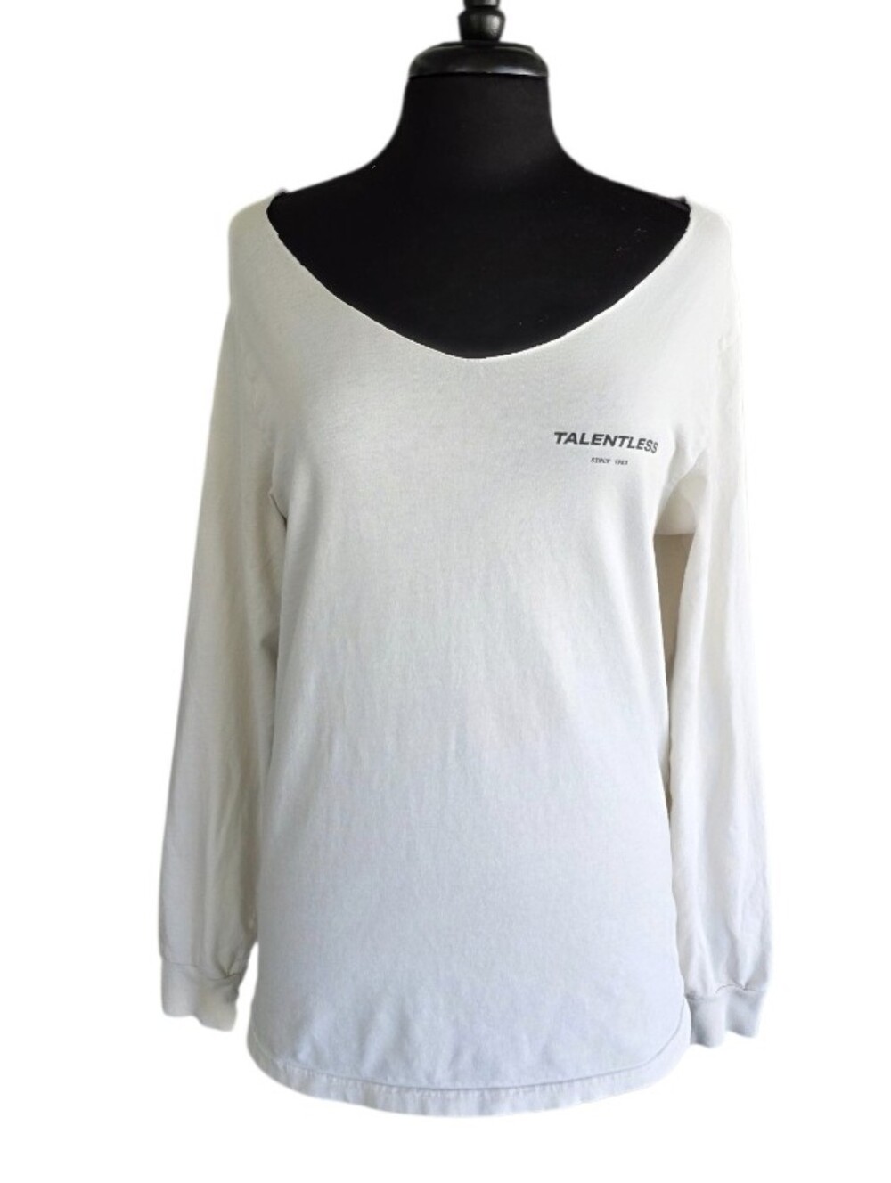 TALENTLESS Ivory Long-Sleeve Scoop Neck Tee Cut Collar Distressed Top